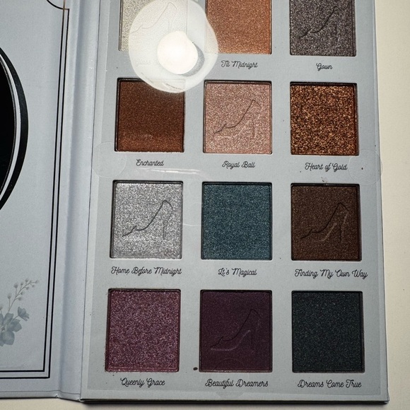 Disney Princess Eyeshadow Palette New - Picture 3 of 4